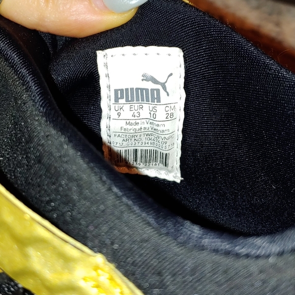 Puma black & gold netted tennis shoes - Picture 6 of 6